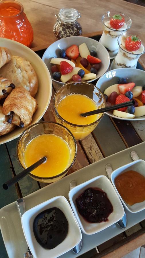 Een Vleugje Wellness In De Voerstreek - Bed & Brocante Onder De Poort フーレン エクステリア 写真