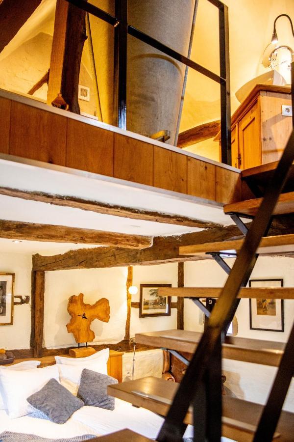 Een Vleugje Wellness In De Voerstreek - Bed & Brocante Onder De Poort フーレン エクステリア 写真