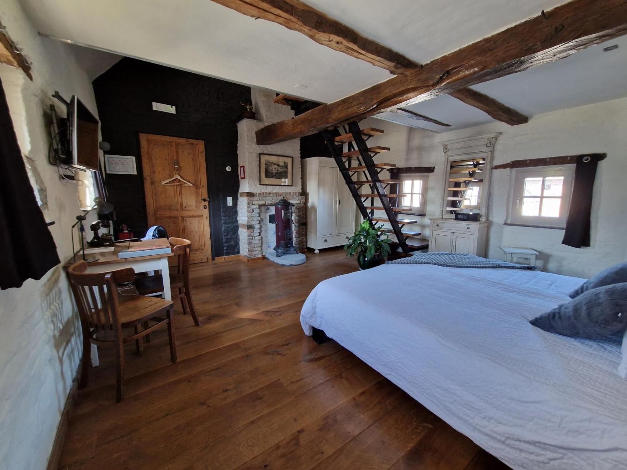 Een Vleugje Wellness In De Voerstreek - Bed & Brocante Onder De Poort フーレン エクステリア 写真